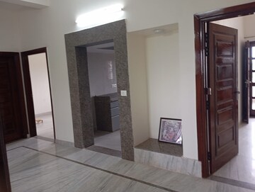 Room in 3.5 BHK Apartment at Sector 27a – for Sale