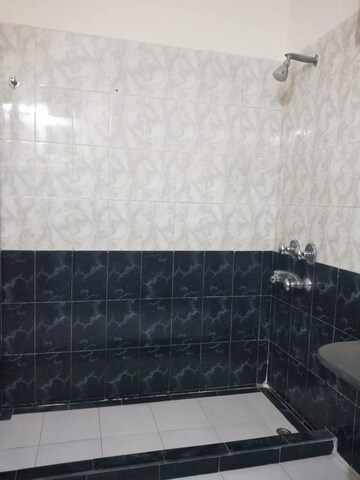 Bathroom in 3 BHK Apartment at Sushant Lok 3, Sector 57 – for Rent