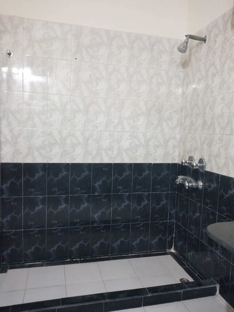 Bathroom, sushant-lok-3 3 Bedroom 2150 Sq.Ft. Apartment In Sector 57 Gurgaon 9573785