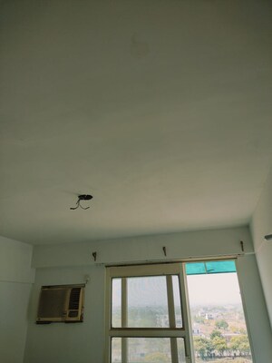 Furnished Amenities in 3 BHK Apartment at Parker White Lily, Sector 8 – for Sale