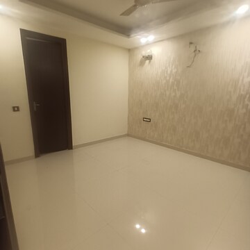 Furnished Amenities in 4 BHK Apartment at Aradhya Homes, Sector 67a – for Rent