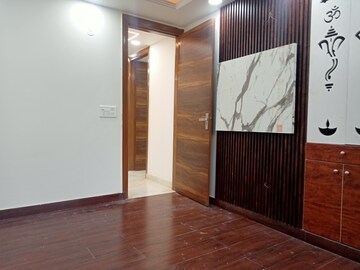 Room in 3 BHK Builder Floor at Mahavir Enclave 1 – for Rent