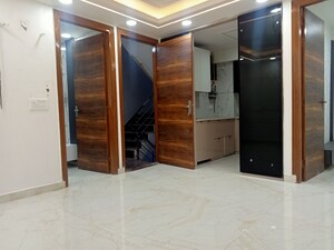 Room in 3 BHK Builder Floor at Mahavir Enclave 1 – for Rent