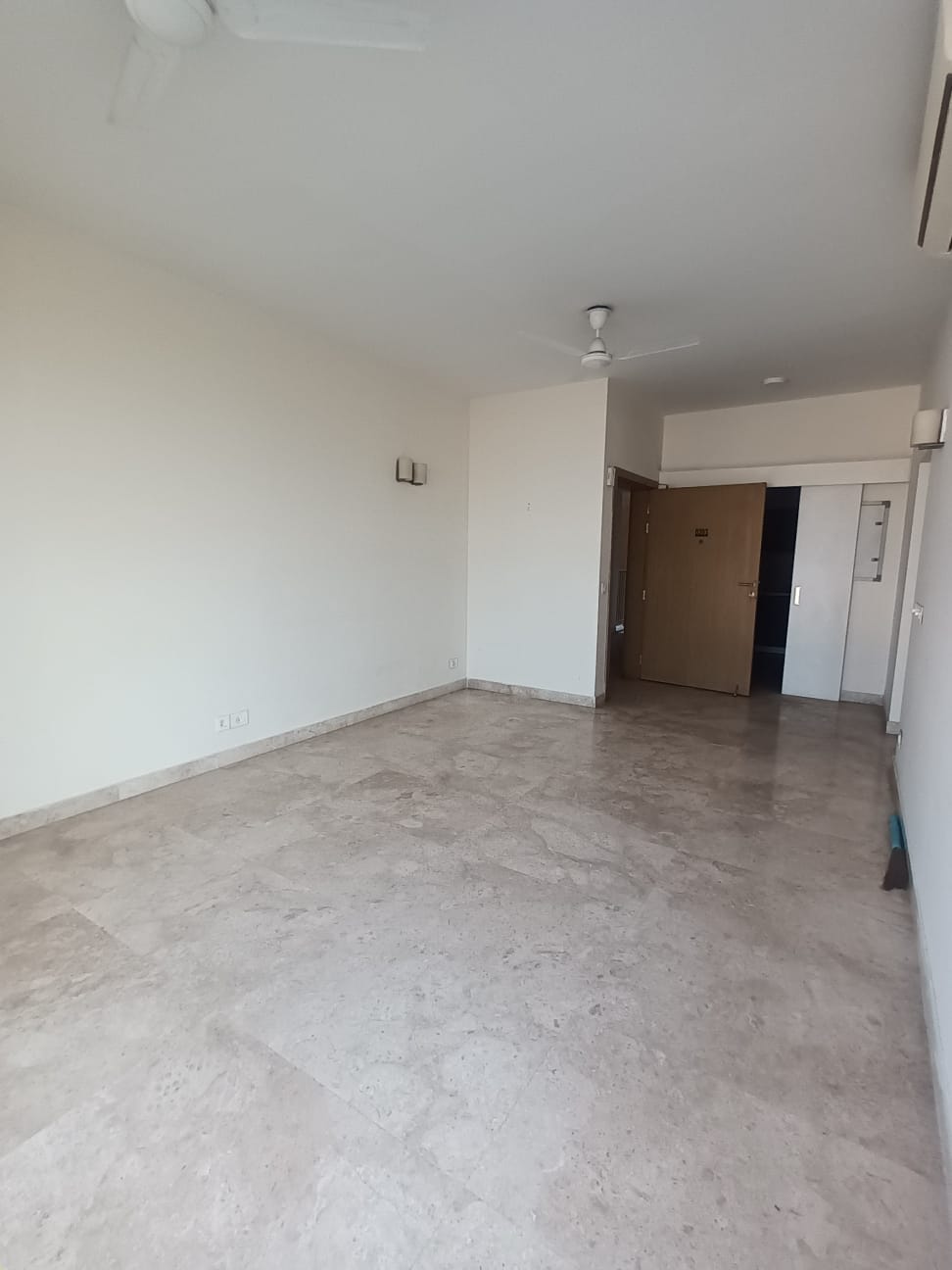 3 BHK + Pooja Room Apartment For Rent in Ireo The Corridors