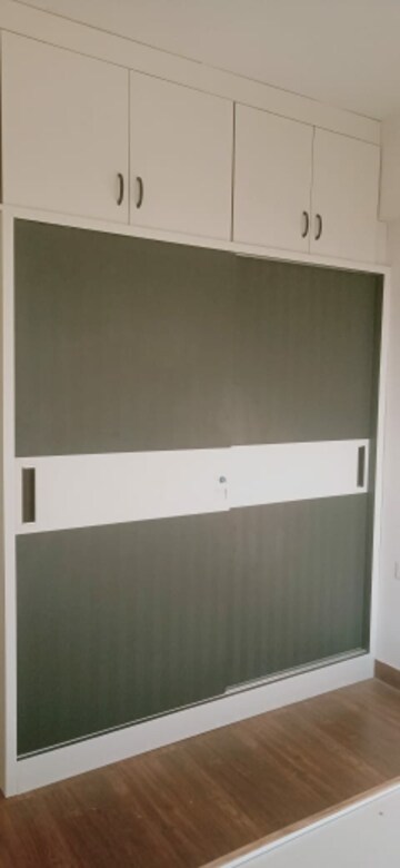 Furnished Amenities in 2 BHK Apartment at Vaishnodevi Circle – for Rent