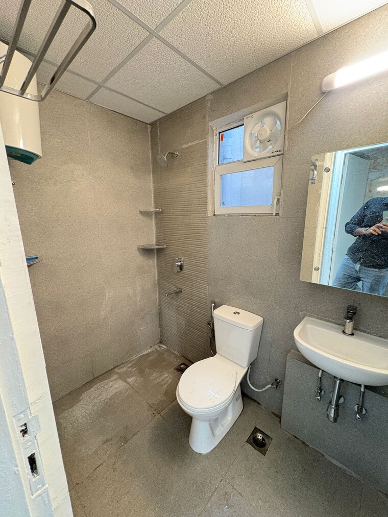 Bathroom, hiranandani-delanna 2 Bedroom 698 Sq.Ft. Apartment In Ghodbunder Road Thane 9573913