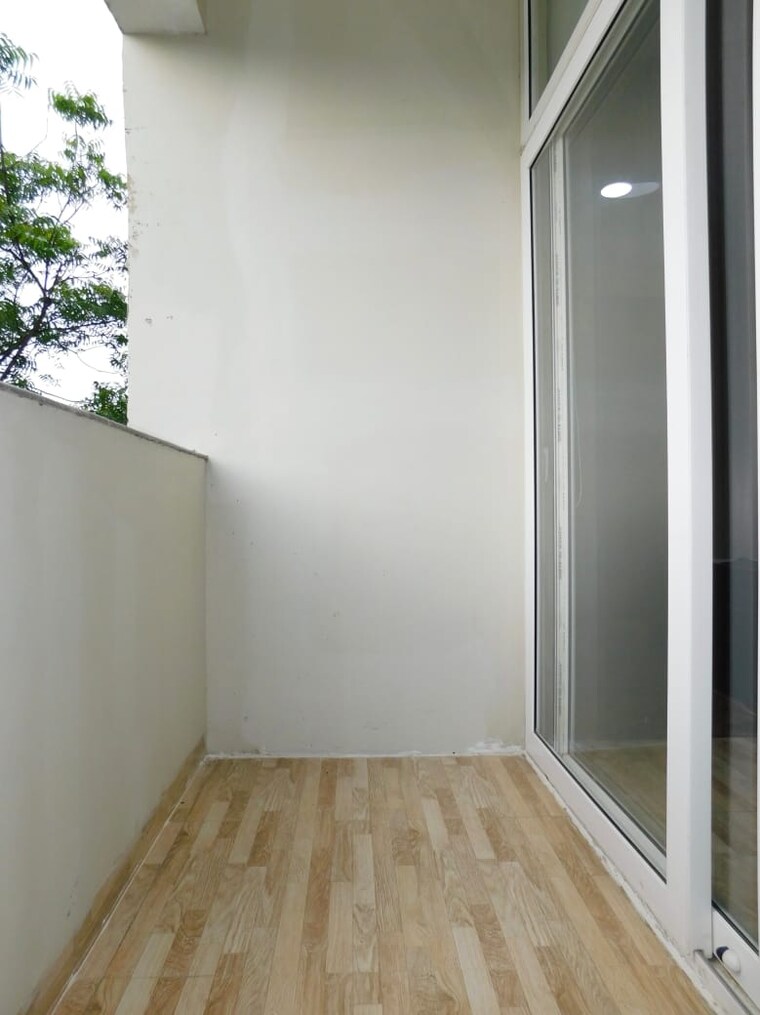 Balcony, vidhi-apartment-ip-extension 3 Bedroom 200 Sq.Yd. Builder Floor In Ip Extension Delhi 9573938