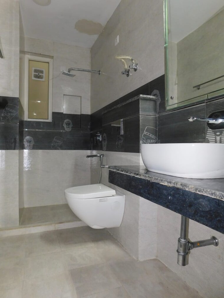 Attached Bathroom, vidhi-apartment-ip-extension 3 Bedroom 200 Sq.Yd. Builder Floor In Ip Extension Delhi 9573938