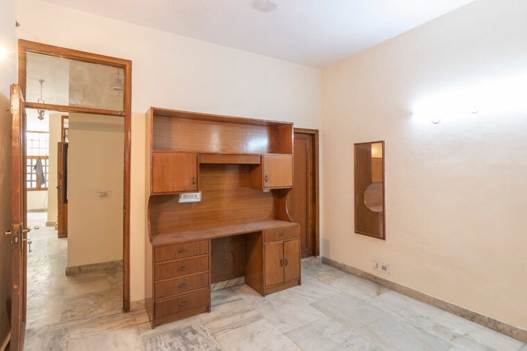 Room, vidhi-apartment-ip-extension 3 Bedroom 200 Sq.Yd. Builder Floor In Ip Extension Delhi 9573938