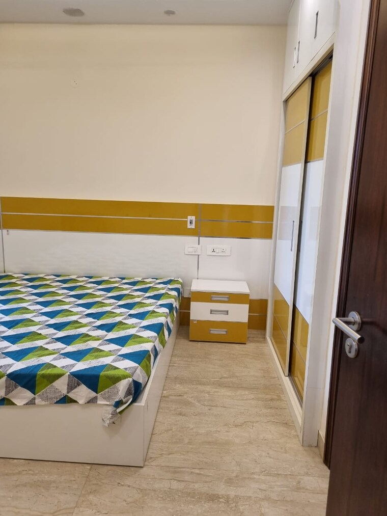 Bedroom, vidhi-apartment-ip-extension 3 Bedroom 200 Sq.Yd. Builder Floor In Ip Extension Delhi 9573938