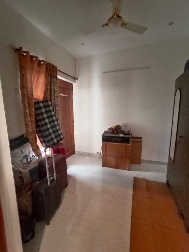 Living Room, sector 21 2.5 Bedroom 204 Sq.Ft. Builder Floor In Sector 21 Gurgaon 9574023