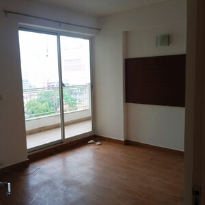 Room in 4 BHK Apartment at Bestech Park View Spa Next, Sector 67 – for Rent