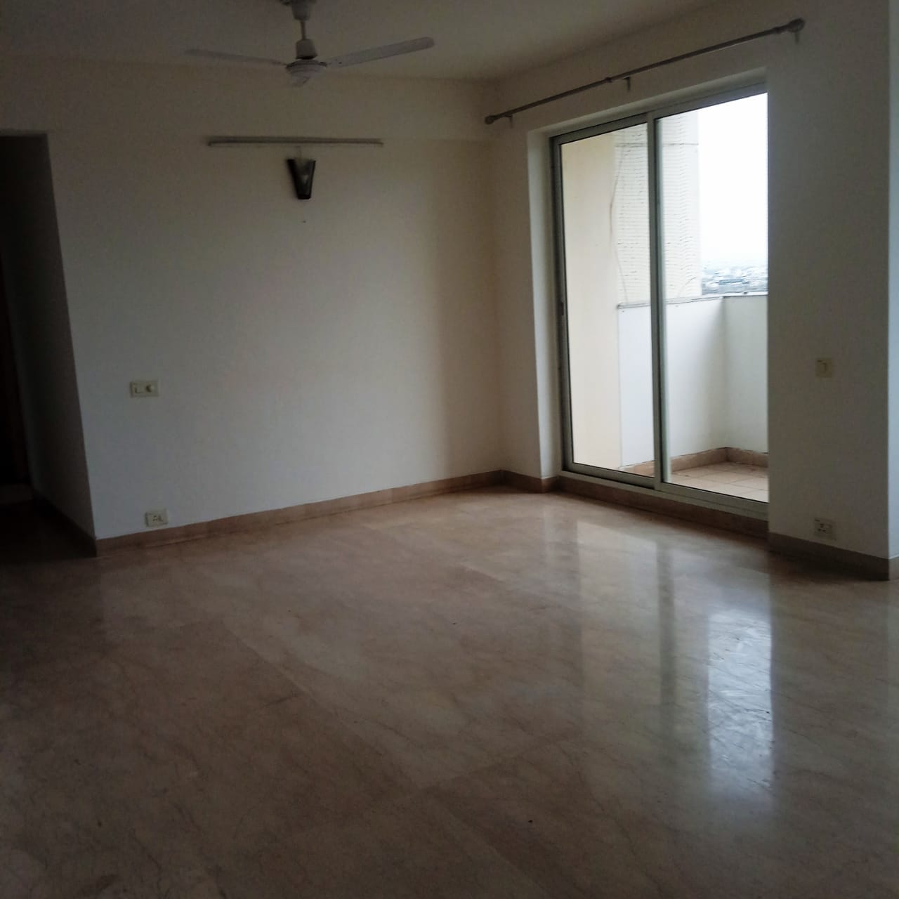 4 BHK + Servant Room 2350 Sq.Ft. Apartment in Bestech Park View Spa Next