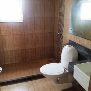 Bathroom in 4 BHK Apartment at Bestech Park View Spa Next, Sector 67 – for Rent