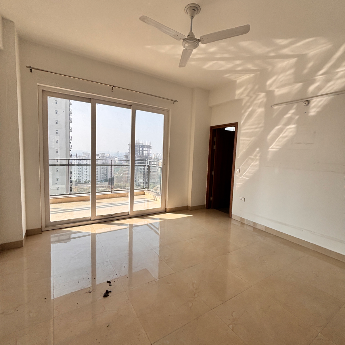 3.5 BHK + Servant Room Apartment For Rent in Shalimar Belvedere Court