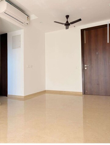 Room in 1 BHK Apartment at Hiranandani Highland, Powai – for Rent