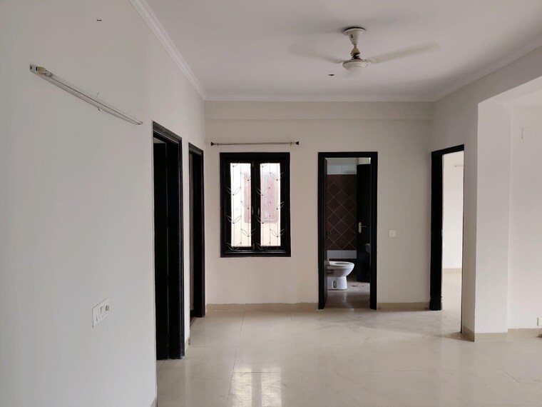 Room, vidhi-apartment-ip-extension 3 Bedroom 200 Sq.Yd. Builder Floor In Ip Extension Delhi 9574031