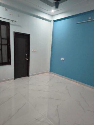 Room in 2 BHK Independent House at Gomti Nagar – for Rent