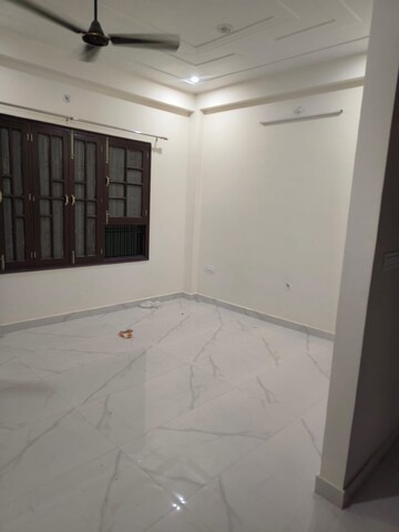 Room in 2 BHK Independent House at Gomti Nagar – for Rent