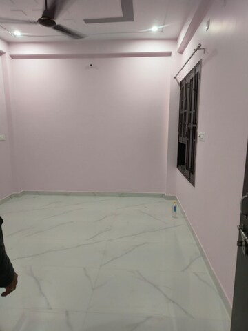 Room in 2 BHK Independent House at Gomti Nagar – for Rent