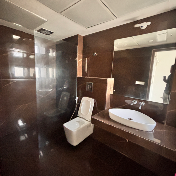 Attached Bathroom, shalimar-belvedere-court 3.5 Bedroom 2200 Sq.Ft. Apartment In Malesemau Lucknow 9574067