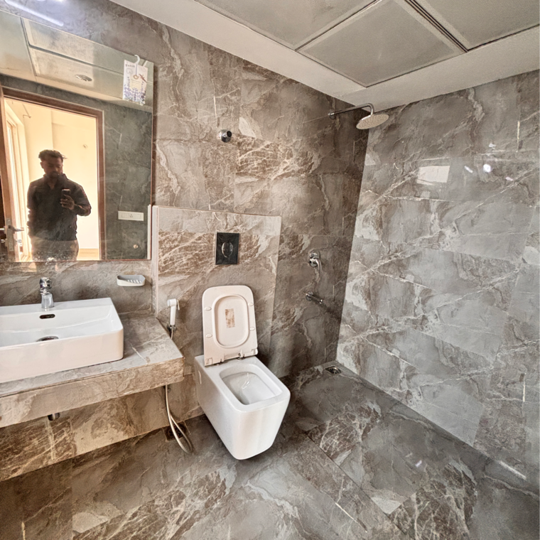 Bathroom, shalimar-belvedere-court 3.5 Bedroom 2200 Sq.Ft. Apartment In Malesemau Lucknow 9574067