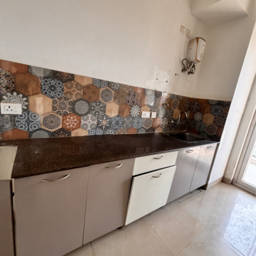 Kitchen in 3.5 BHK Apartment at Shalimar Belvedere Court, Malesemau – for Rent