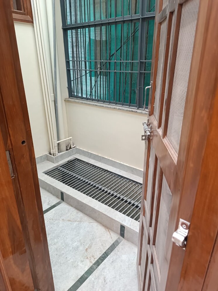 Balcony, dlf-atria 3 Bedroom 317 Sq.Yd. Builder Floor In Dlf Phase ii Gurgaon 9574081