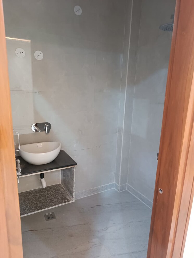 Bathroom, dlf-atria 3 Bedroom 317 Sq.Yd. Builder Floor In Dlf Phase ii Gurgaon 9574081