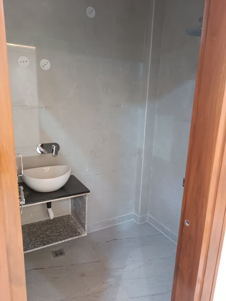 Bathroom, dlf-atria 3 Bedroom 317 Sq.Yd. Builder Floor In Dlf Phase ii Gurgaon 9574081