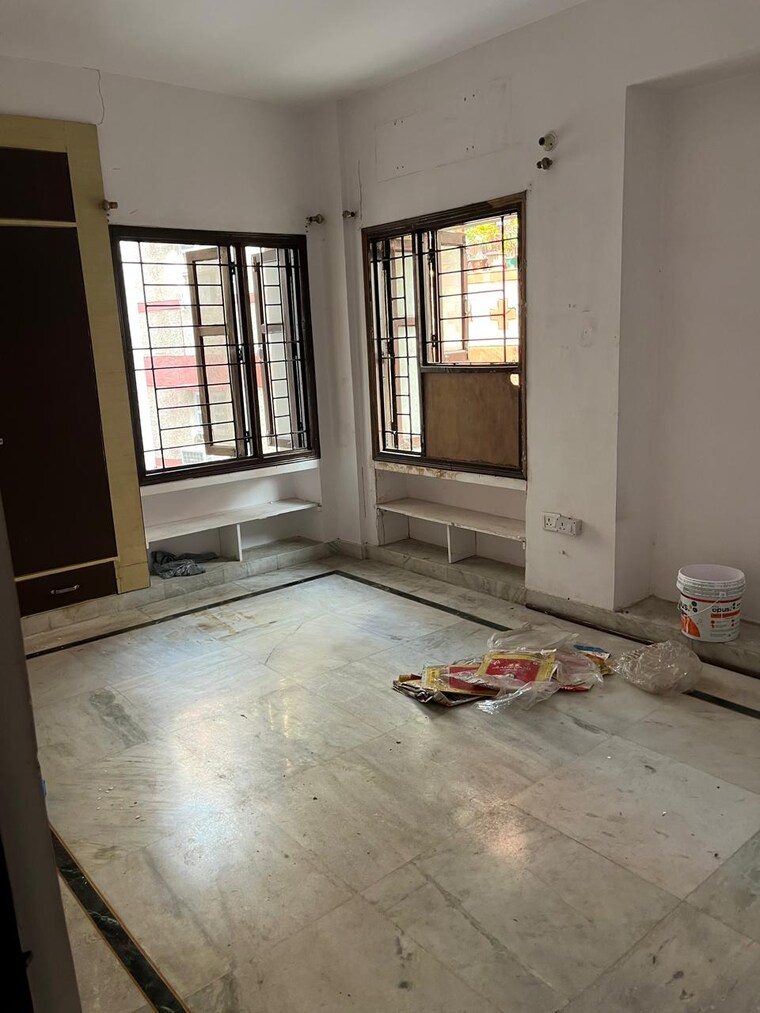Room, boring road 3 Bedroom 1500 Sq.Ft. Apartment In Boring Road Patna 9574080
