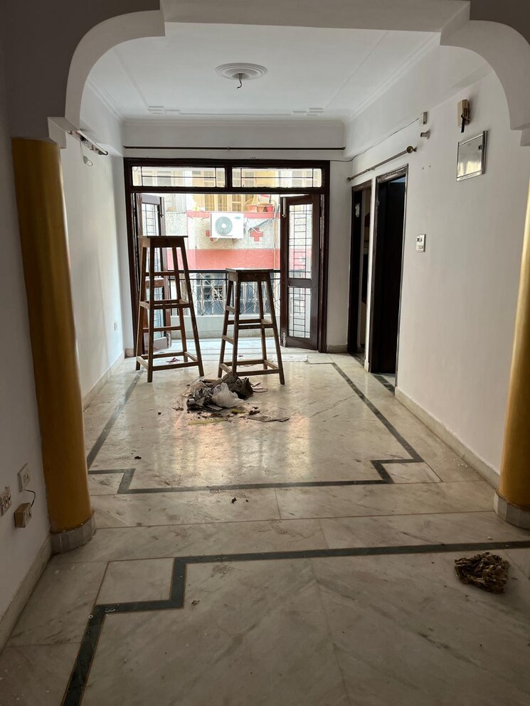 Room, boring road 3 Bedroom 1500 Sq.Ft. Apartment In Boring Road Patna 9574080