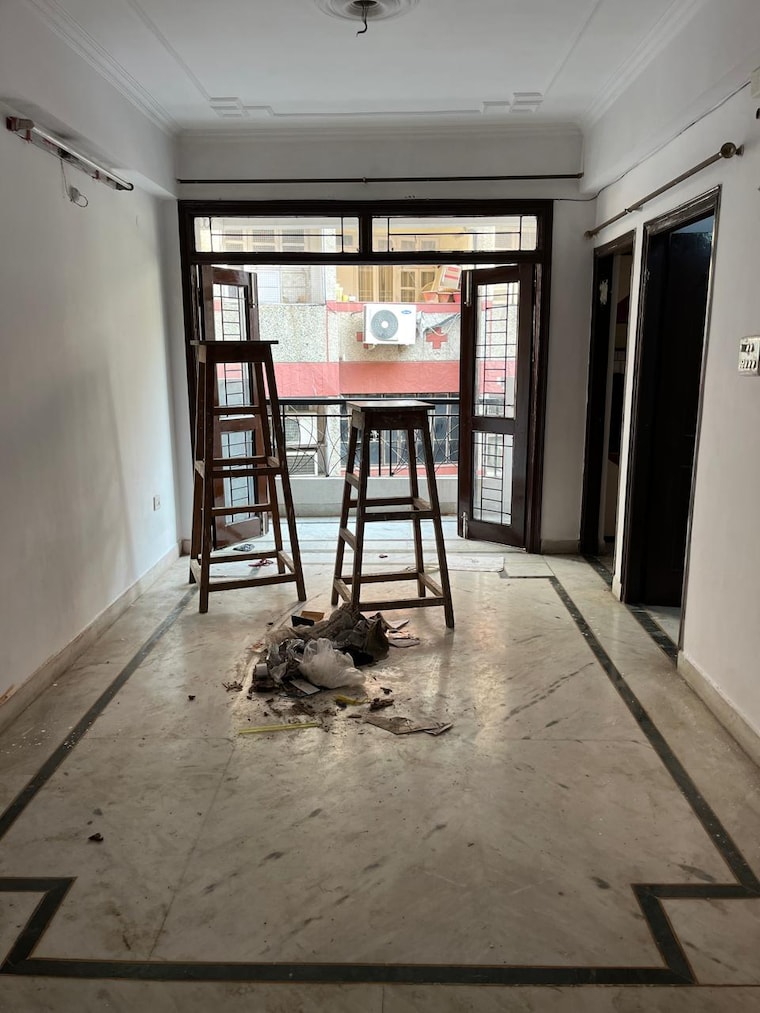 Room, boring road 3 Bedroom 1500 Sq.Ft. Apartment In Boring Road Patna 9574080