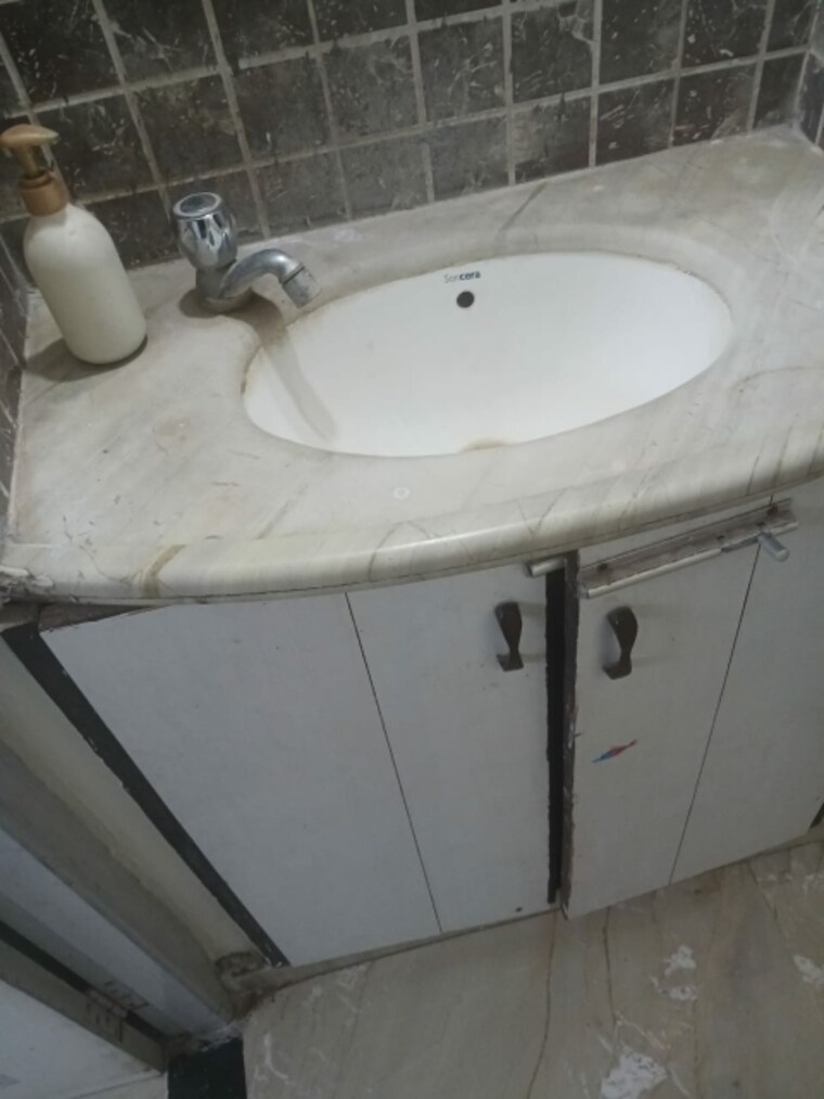 Bathroom, chandkheda 2 Bedroom 900 Sq.Ft. Apartment In Chandkheda Ahmedabad 9574107