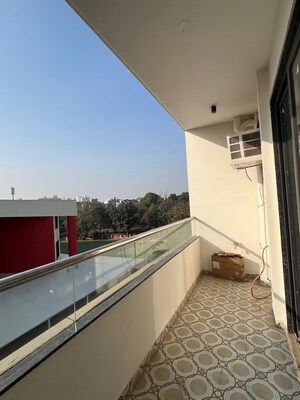 Balcony in 1 BHK Builder Floor at Ansal Sushant Lok I, Sector 43 – for Rent