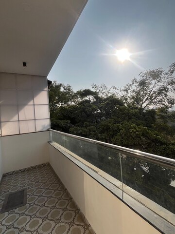 Balcony in 1 BHK Builder Floor at Ansal Sushant Lok I, Sector 43 – for Rent