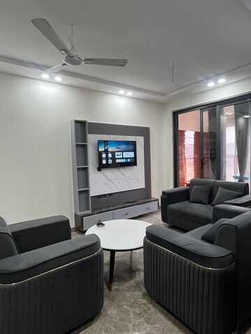 Master Bedroom in 1 BHK Builder Floor at Ansal Sushant Lok I, Sector 43 – for Rent