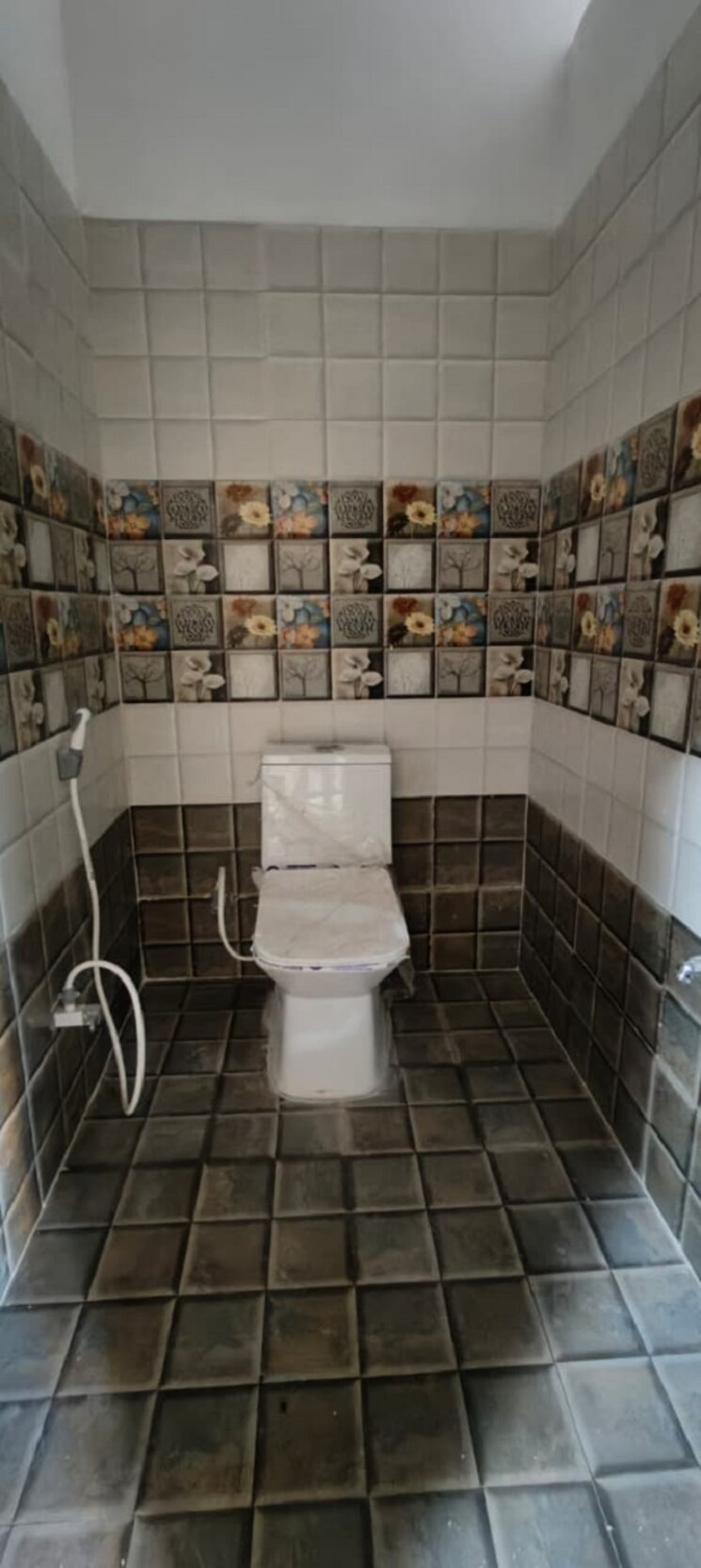 Bathroom, mahadeo ghat road 2 Bedroom 1101 Sq.Ft. Independent House In Mahadeo Ghat Road Raipur 9574110