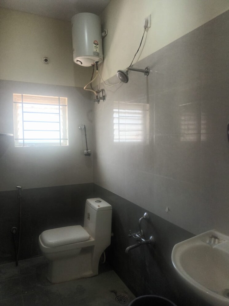 Bathroom, yelahanka new town 1 Bedroom 430 Sq.Ft. Apartment In Yelahanka New Town Bangalore 9574204