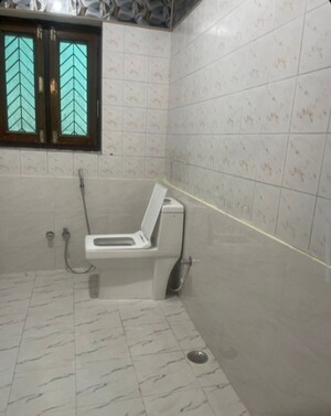 1 BHK Villa For Rent in Aliganj