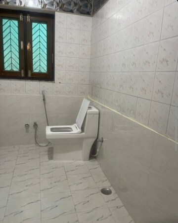 1 BHK Villa For Rent in Aliganj