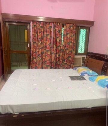 Bedroom in 1 BHK Villa at Aliganj – for Rent