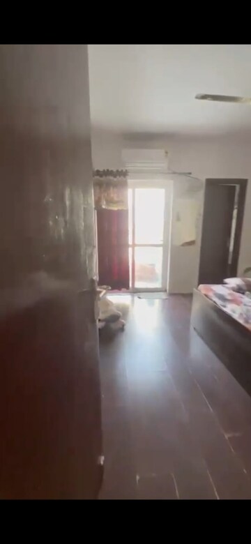 Room in 3 BHK Builder Floor at Sector 84 – for Sale