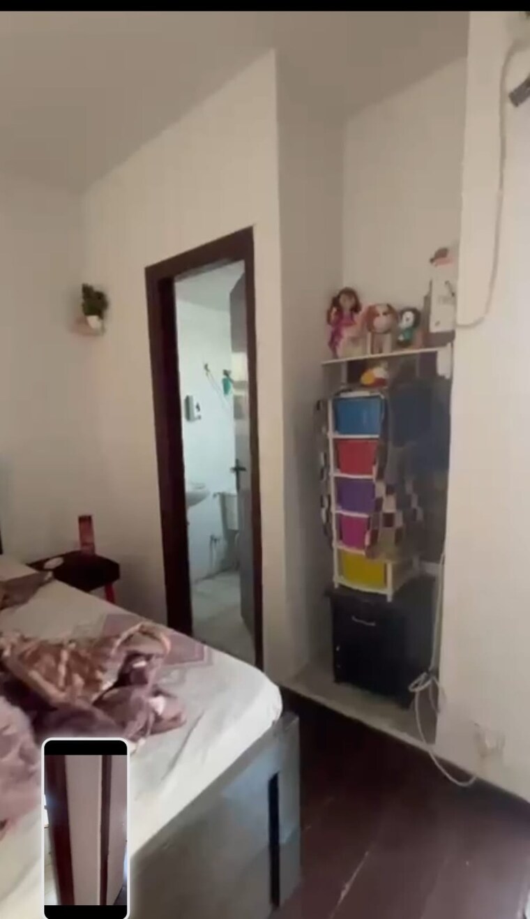 Room, sector 84 3 Bedroom 250 Sq.Yd. Builder Floor In Sector 84 Faridabad 9574224