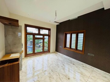 Room in 4 BHK Independent House at Nehru Nagar West – for Sale