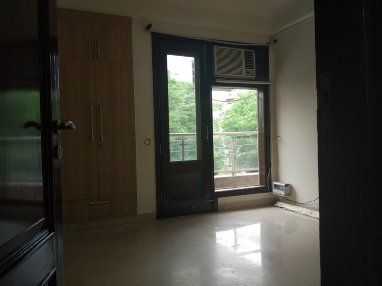 Room, defence colony 3 Bedroom 1953 Sq.Ft. Builder Floor In Defence Colony Delhi 9574291
