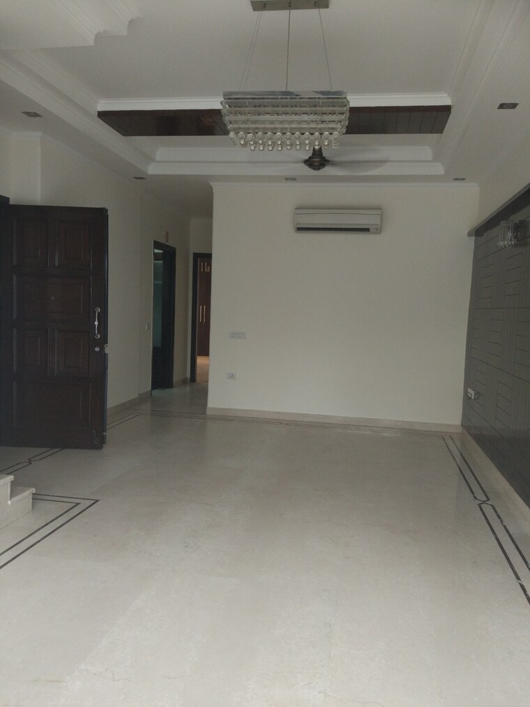 undefined, defence colony 3 Bedroom 1953 Sq.Ft. Builder Floor In Defence Colony Delhi 9574291