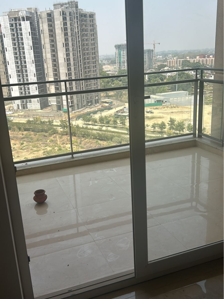 Balcony, shalimar-belvedere-court 4 Bedroom 1919 Sq.Ft. Apartment In Malesemau Lucknow 9574287
