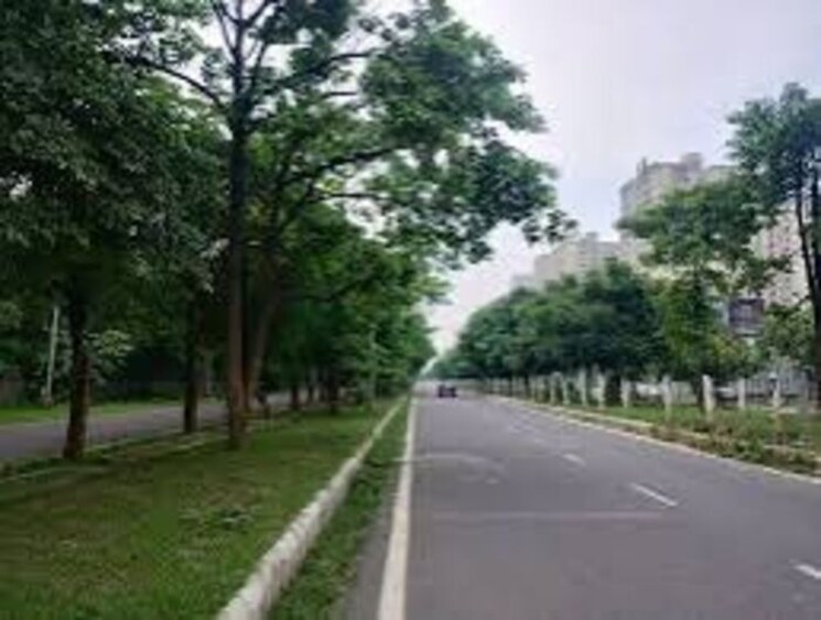 Garden, sigma ii greater noida Commercial Industrial Plot 510 Sq.Mt. In Sigma Ii Greater Noida Greater Noida 9574286