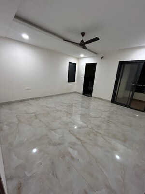 Room in 4 BHK Apartment at Tilak Nagar – for Sale